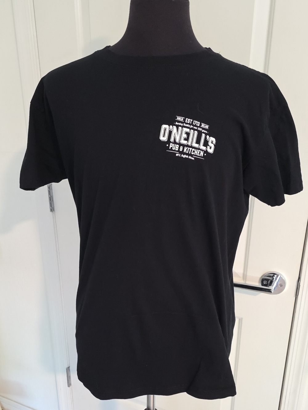 O'Neill's Pub & Kitchen Black Short Sleeve Pub Logo Tee